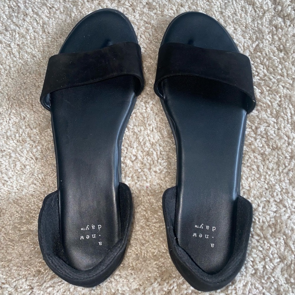 Black Closed Back Sandals!